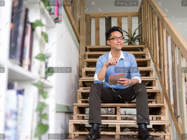 demo-attachment-174-portrait-of-young-businessman-in-casual-P86QBSV